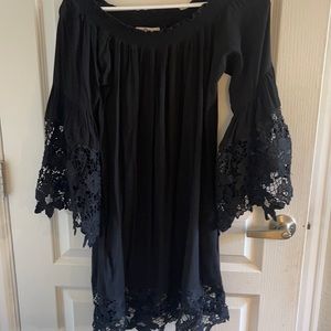 ONE SIZE, is what the tag says.